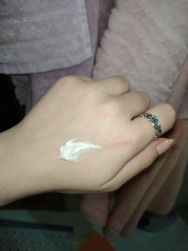 ESFOLIO Aloe Vera Soothing Cleansing Foam review photo by skincareandcaro