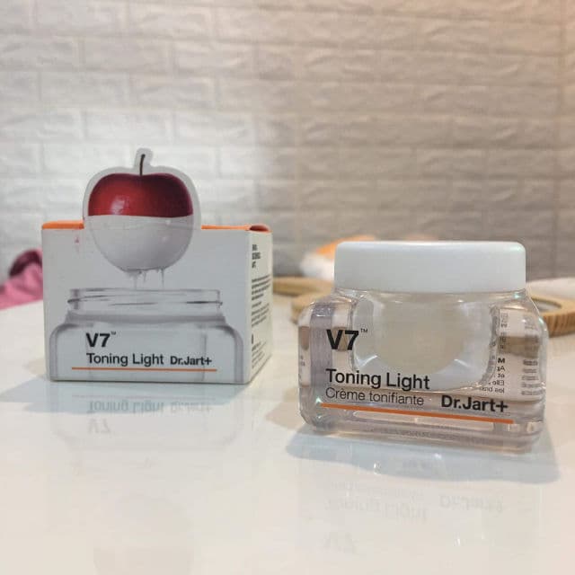 Dr. Jart+ V7 Toning Light review photo by LizhReview