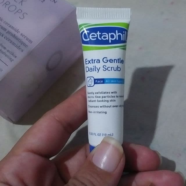 Cetaphil Extra Gentle Daily Scrub review photo by Lmartinez
