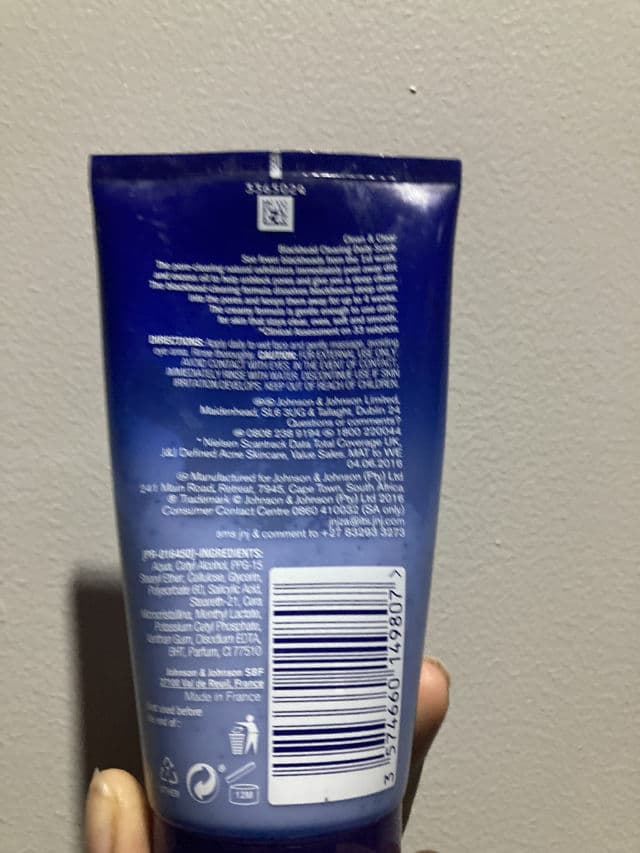 Clean & Clear Blackhead Clearing Scrub review photo by Loisss