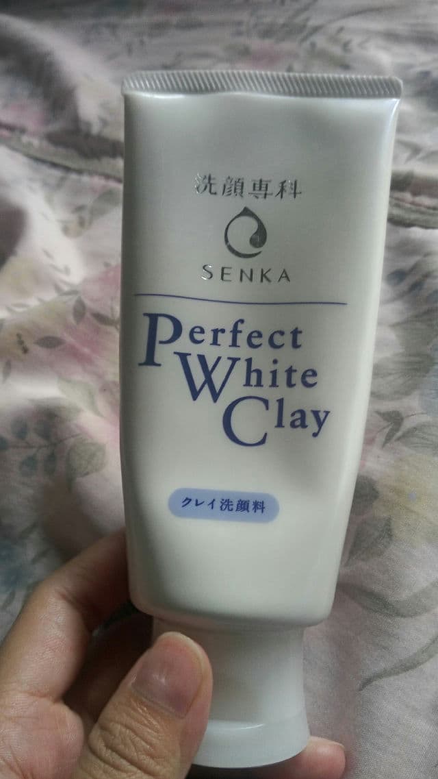 Shiseido Senka Perfect White Clay review photo by Lunalawisa