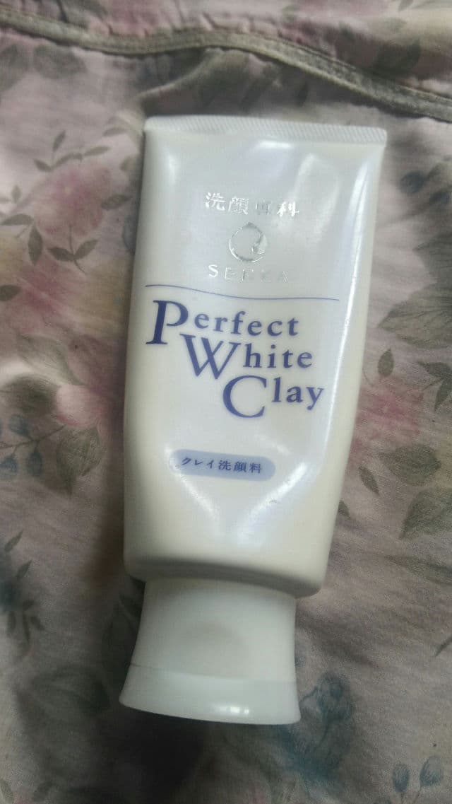 Shiseido Senka Perfect White Clay review photo by Lunalawisa