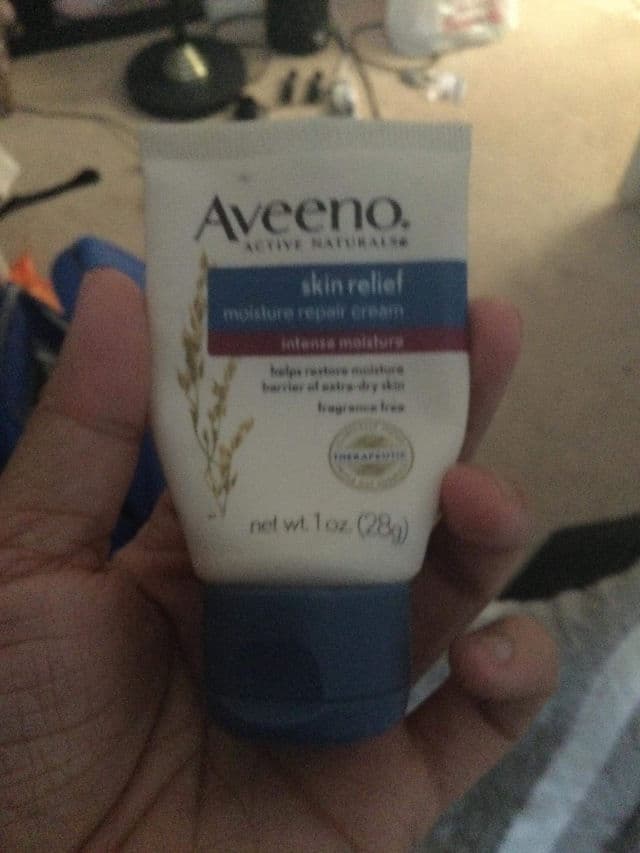 Aveeno Skin Relief Moisture Repair Cream review photo by Sarcolynna