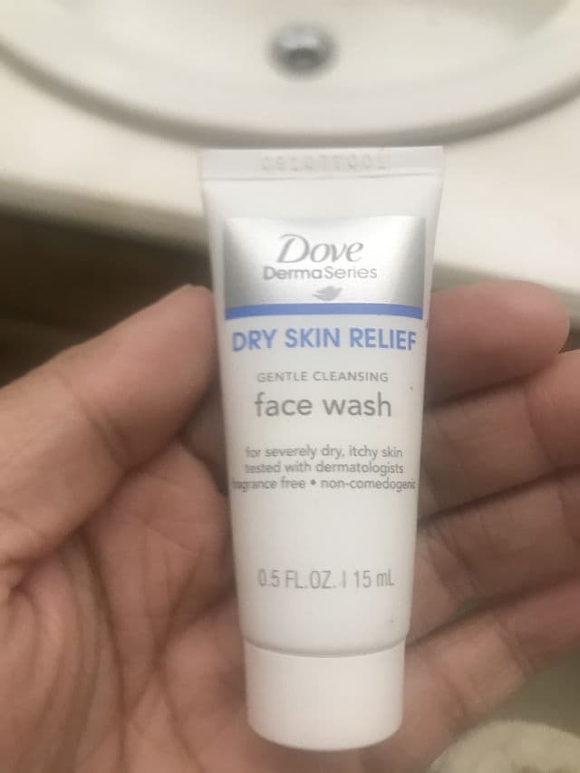 Dove DermaSeries Dry Skin Relief Milky Face Wash review photo by Sarcolynna