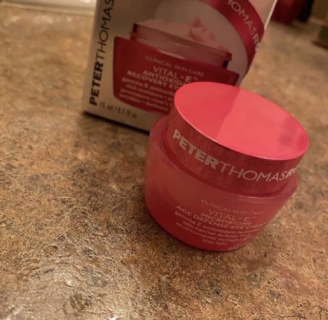 Peter Thomas Roth Peter Thomas Roth  Vital-E Microbiome Moisture Defense Eye Cream review photo by Lynnsey