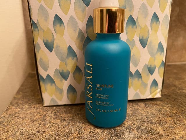 Farsáli Skintune Blur review photo by Lynnsey