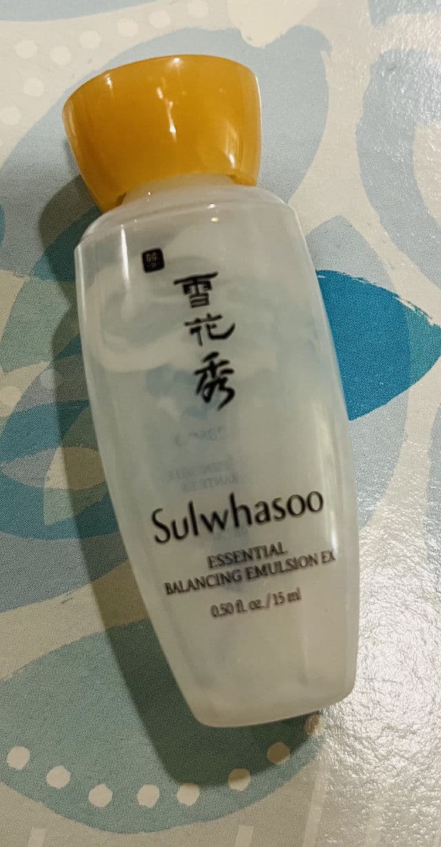 Sulwhasoo Essential Balancing Emulsion EX review photo by MMtrynew