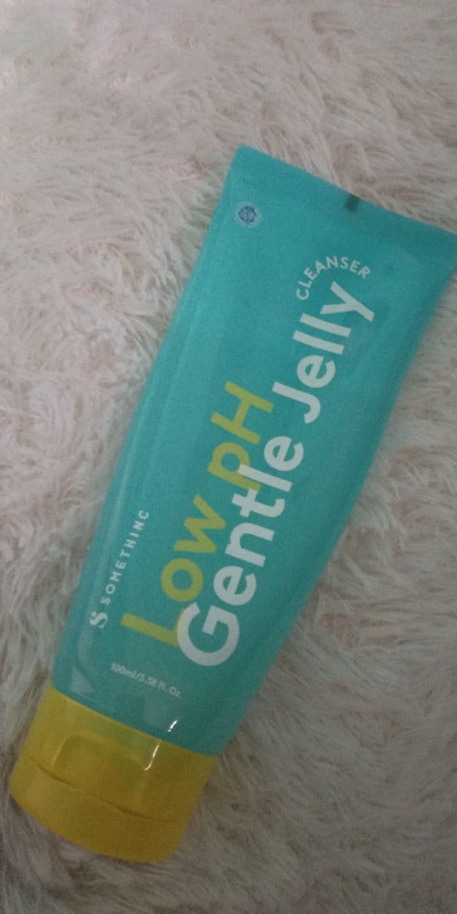 Somethinc Low pH Gentle Jelly Cleanser review photo by Macthaltte