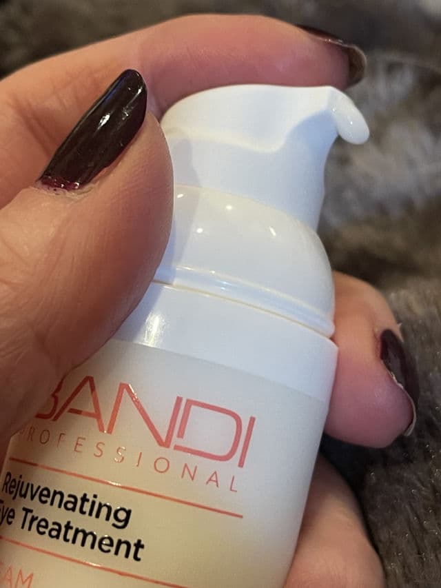Bandi Rejuvenating Eye Treatment review photo by Mannika