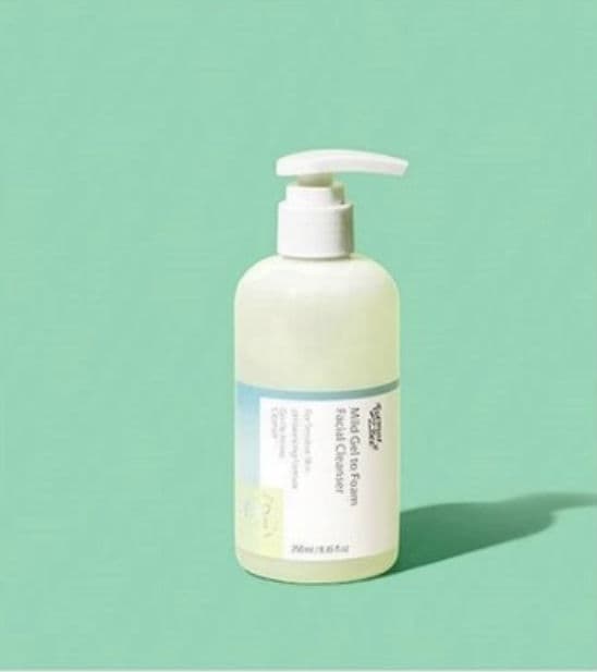 Formal Bee Mild Gel to Foam Facial Cleanser review photo by MarikoKLove