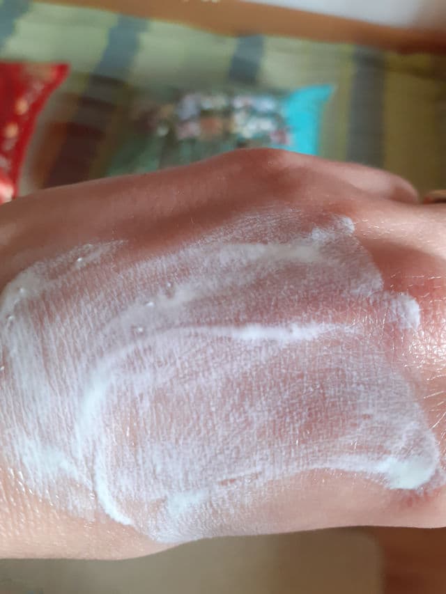 Avene Sun Care SPF 50+ Spray for Children review photo by MayoAna