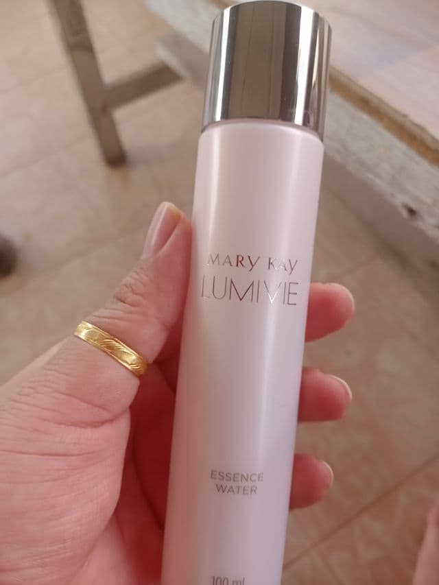 Mary Kay LumiVie™ Essence Water review photo by MazeQeen