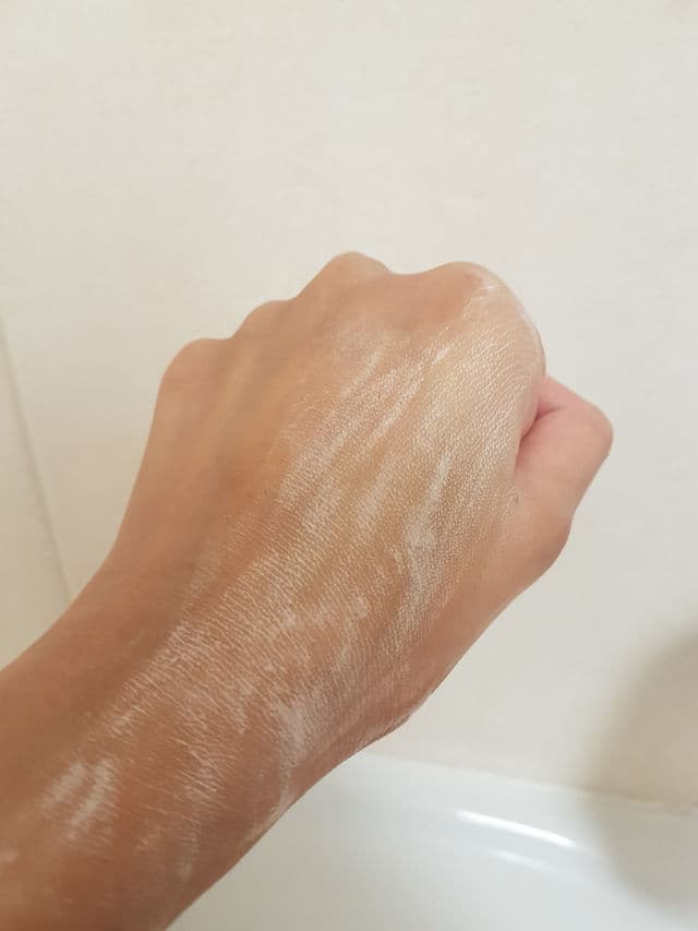 Avene XeraCalm A.D Lipid-Replenishing Cleansing Oil review photo by Meg908