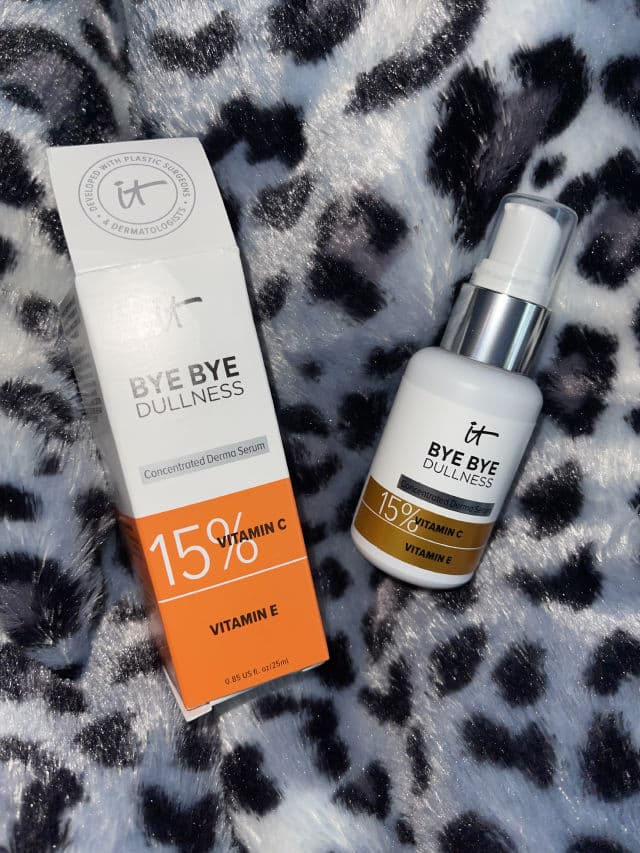 It Cosmetics Bye Bye Dullness Vitamin C Serum review photo by MegD630