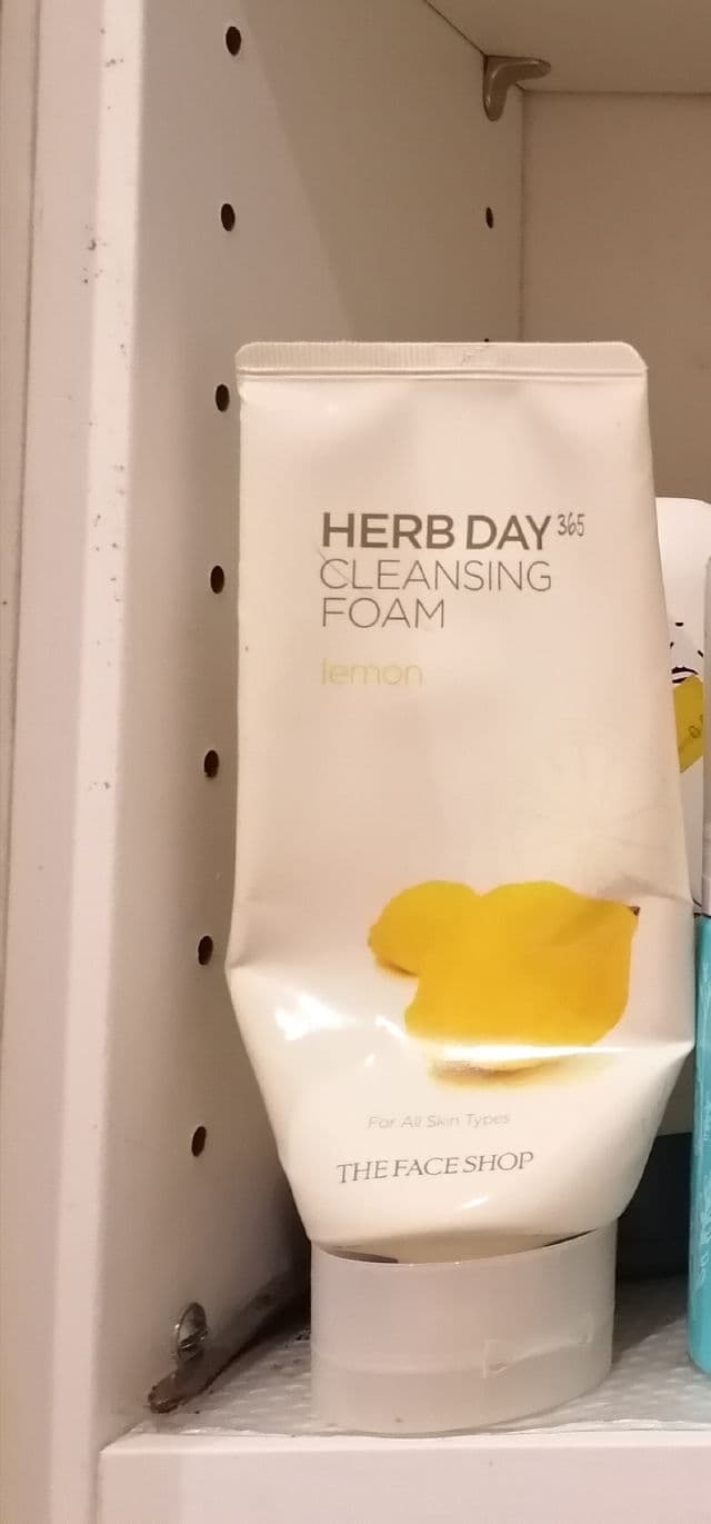 THE FACE SHOP Herb Day 365 Cleansing Foam (Lemon) review photo by Shixx95