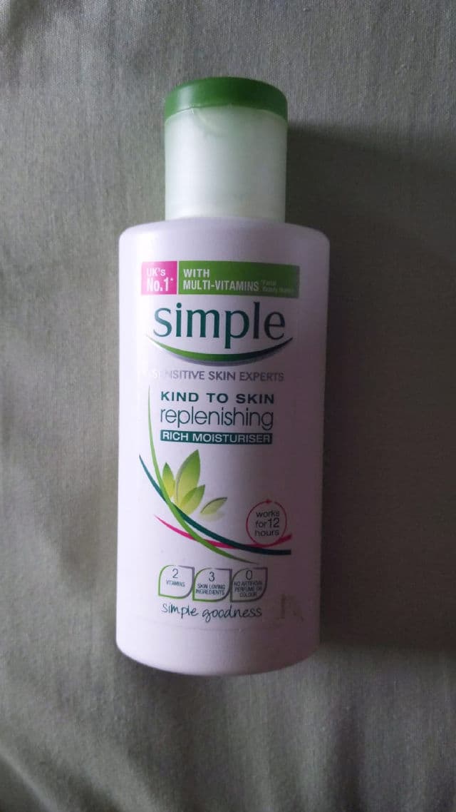 Simple Replenishing Rich Moisturiser review photo by Reenybees