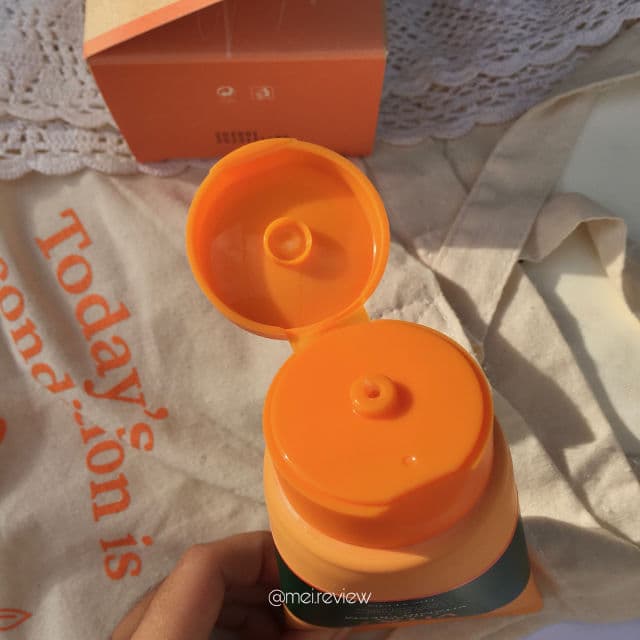 The Yeon Vita7 C-Nergy Vitamin Cream review photo by MeiMeiReview