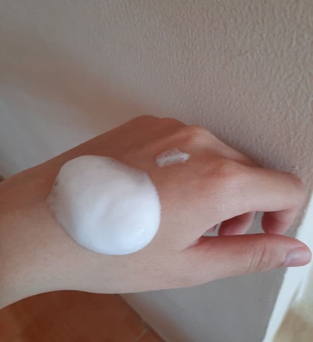 Naruko Tea Tree Blemish Clear Make-Up Removing Cleansing Mousse review photo by MeiMeiReview