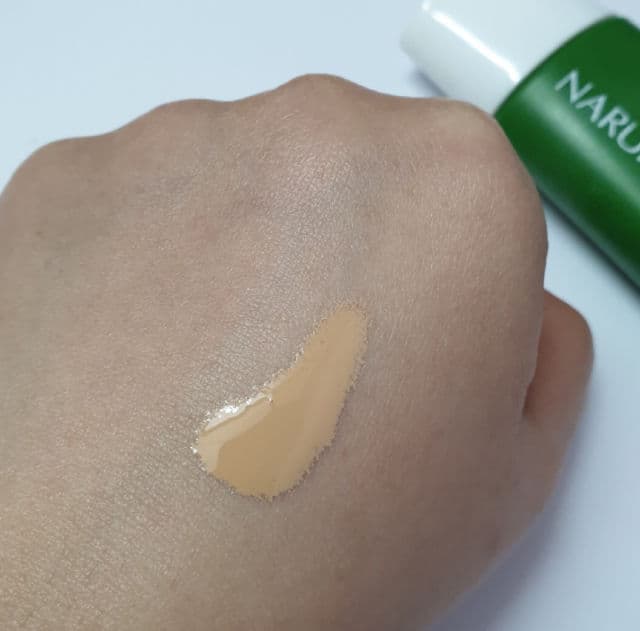 Naruko Tea Tree Anti Acne Sunscreen review photo by MeiMeiReview