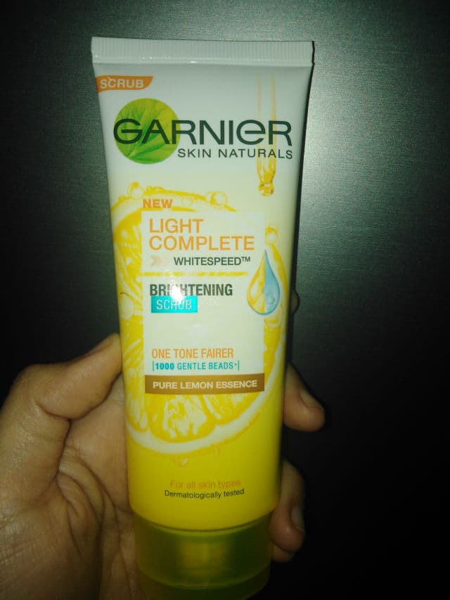 Garnier Light Complete Multi-Action Brightening Scrub review photo by MeiskeJ