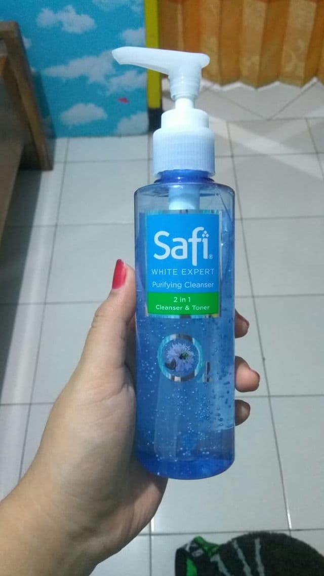 Safi White Expert Purifying Cleanser 2 in 1 Cleanser & Toner review photo by Meivita28