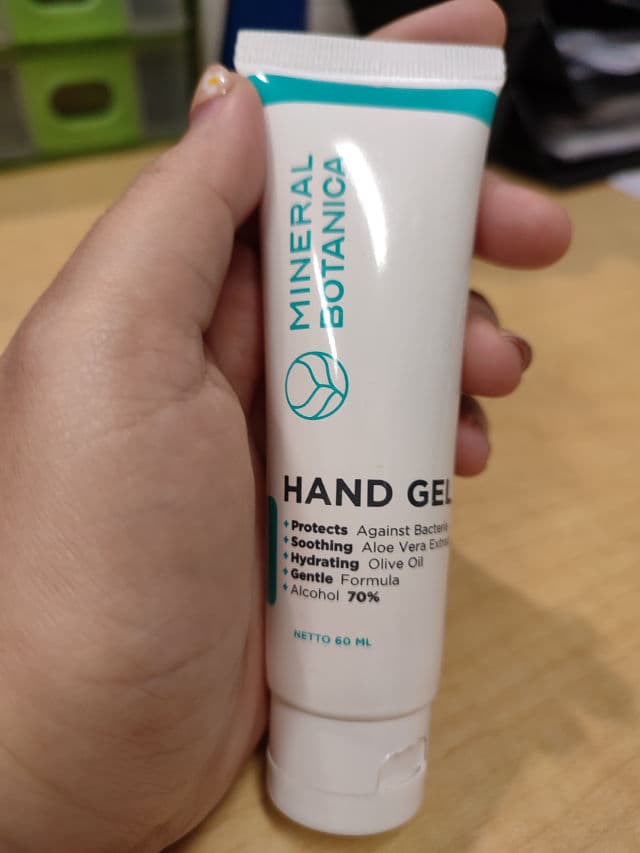 Mineral Botanica Hand Gel review photo by Michico
