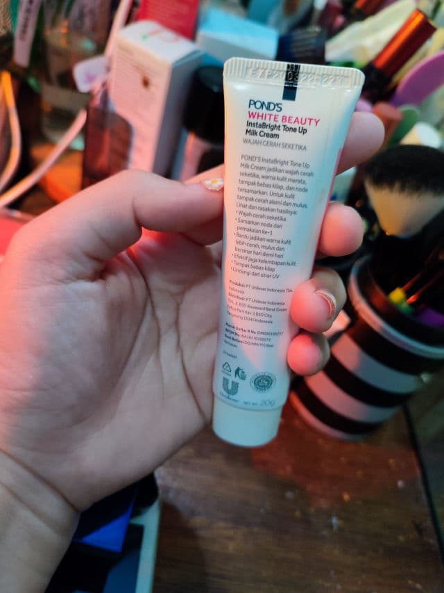 Pond's White Beauty Instabright Tone Up Milk Cream review photo by Michico