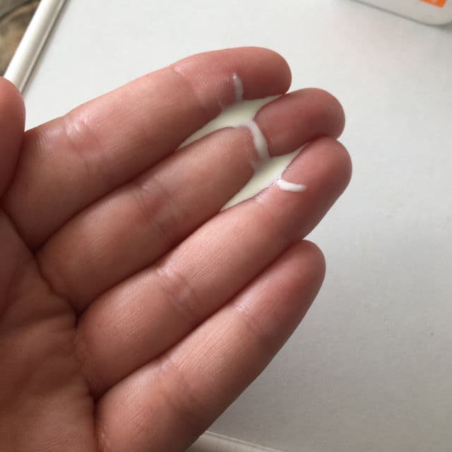 La Roche-Posay Anthelios Ultra Fluid Face Lotion SPF 50+ review photo by MimiMomoSkincare