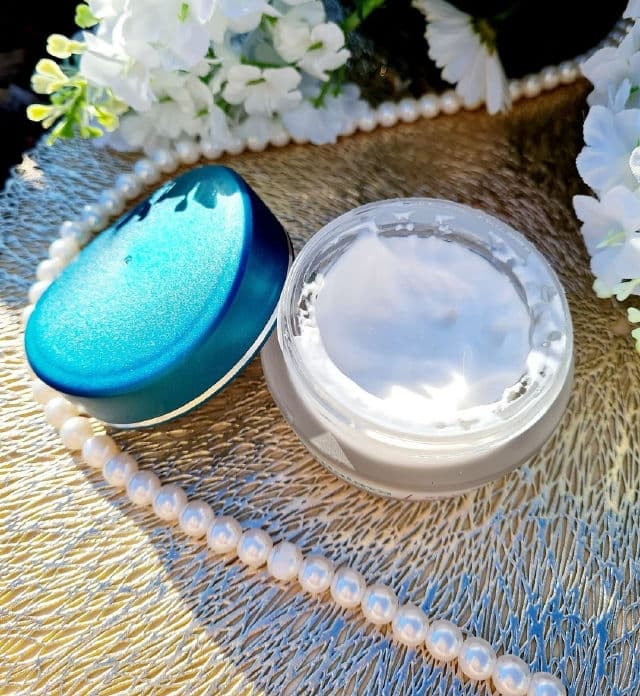 Himalaya Revitalizing Night Cream review photo by Minabutt