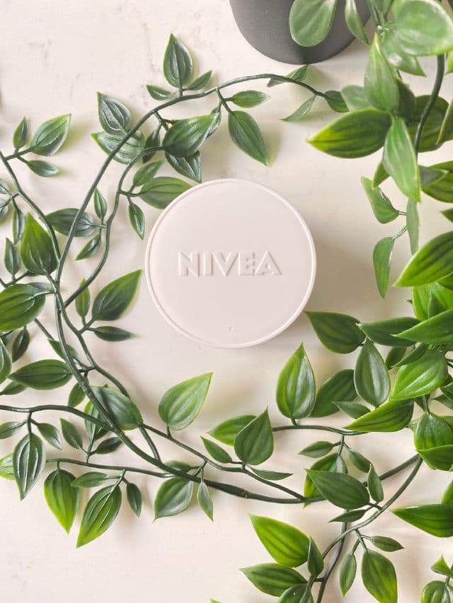 Nivea Naturally Good Radiance Day Cream review photo by Minac