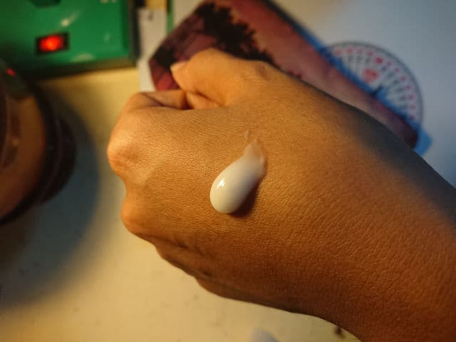 Vaseline Healthy White Fresh & Fair Cooling UV Gel Lotion review photo by Minene