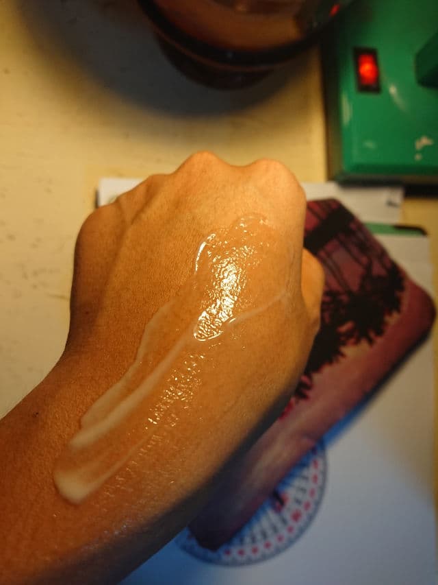 Vaseline Healthy White Fresh & Fair Cooling UV Gel Lotion review photo by Minene