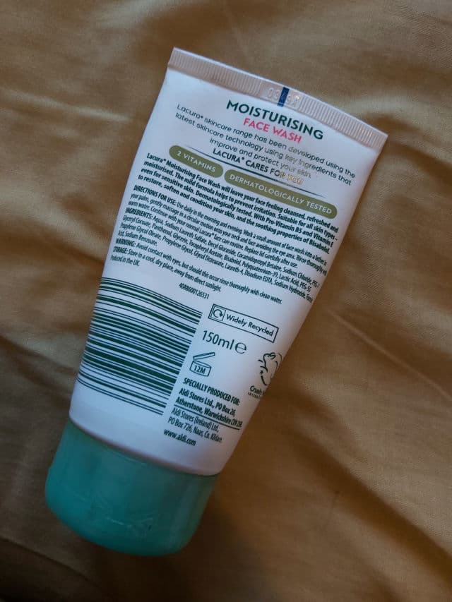 Lacura Moisturising Face Wash review photo by Minniechi