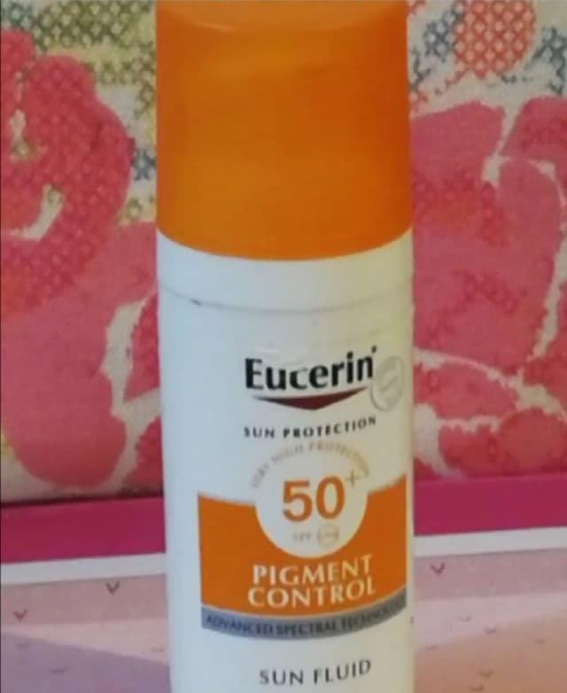 Eucerin Sun Fluid Pigment Control SPF 50+ review photo by Minniemilk34