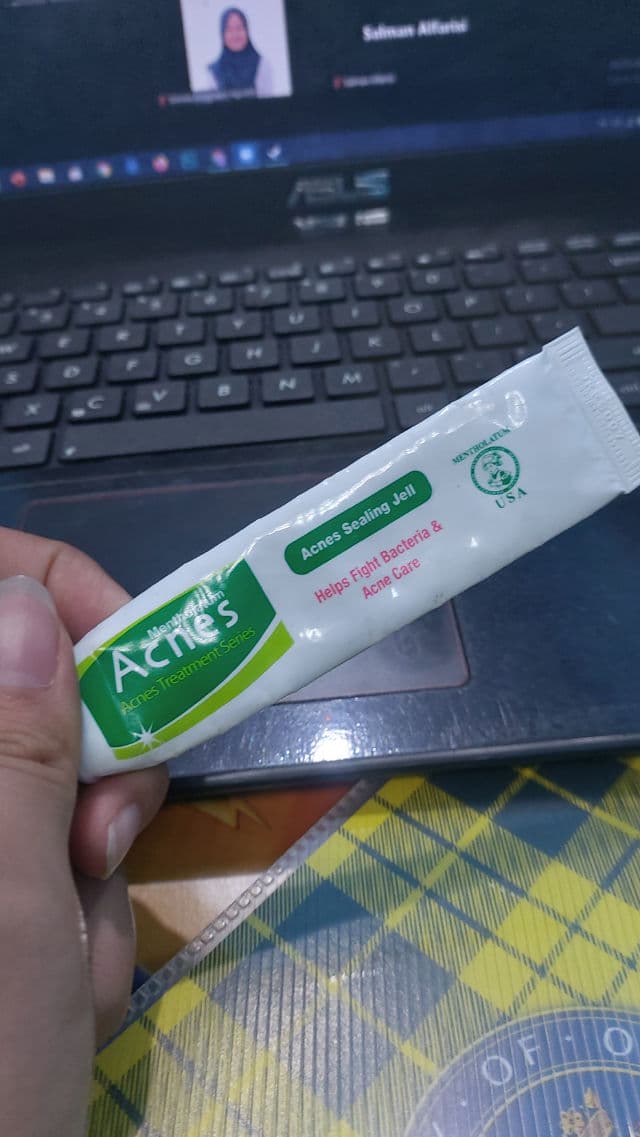 Acnes Acnes Spot Clear Gel review photo by Miravyl