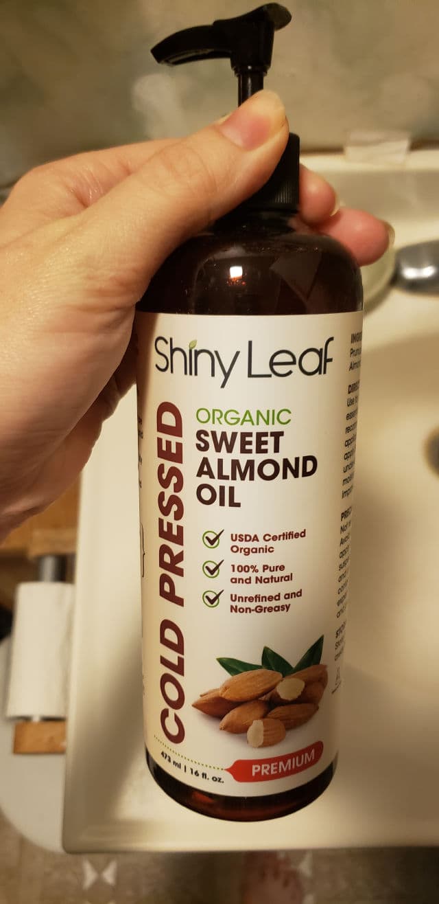 Shiny Leaf Cold-Pressed Organic Almond Oil review photo by Mirmelody