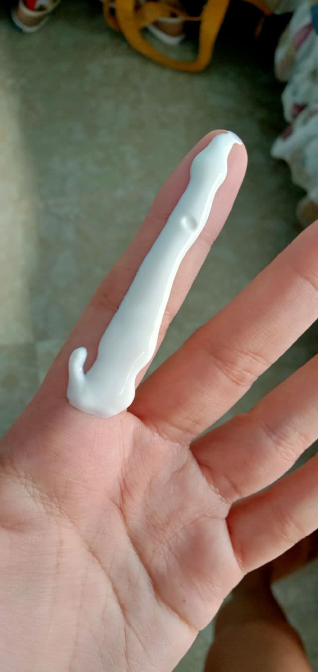 INNISFREE Oat Mild Moisture Sun Cream SPF50+ PA+++ review photo by MissD