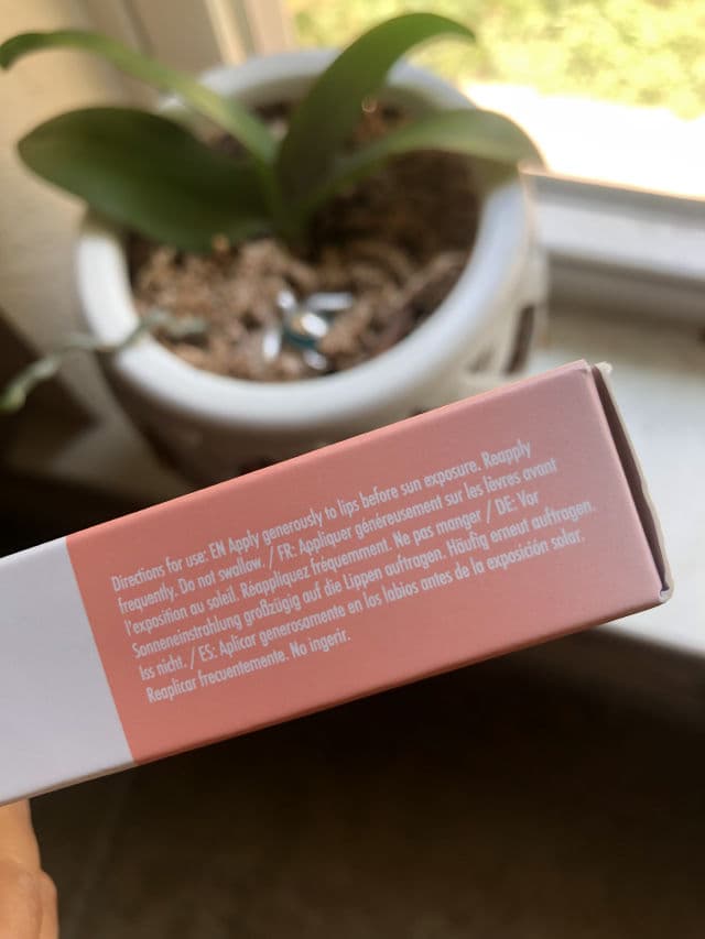 Hello Sunday The One For Your Lips review photo by MissInterstella