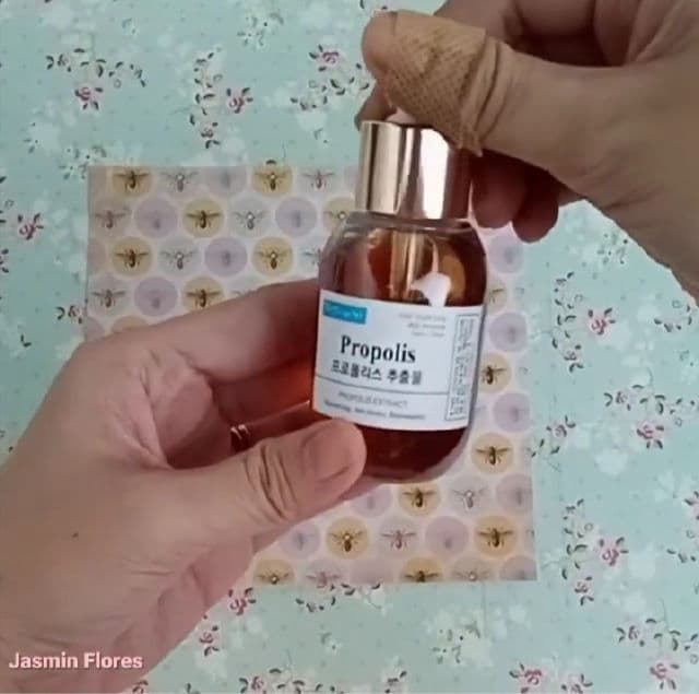 Loomi Skincare Propolis review photo by MissJazzy