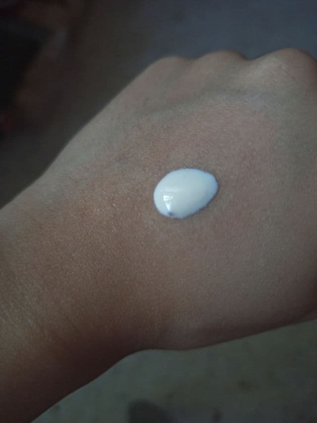 Cosmoderm Cosmo Q10 Day Moisturizer review photo by Miss_LunaYee