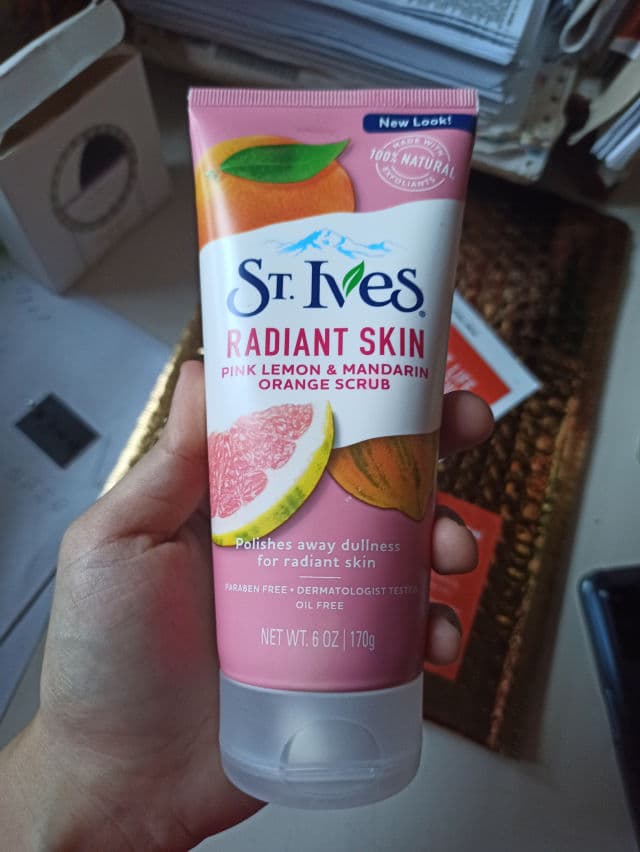 St. Ives Radiant Skin Pink Lemon & Mandarin Orange Scrub review photo by Miss_LunaYee