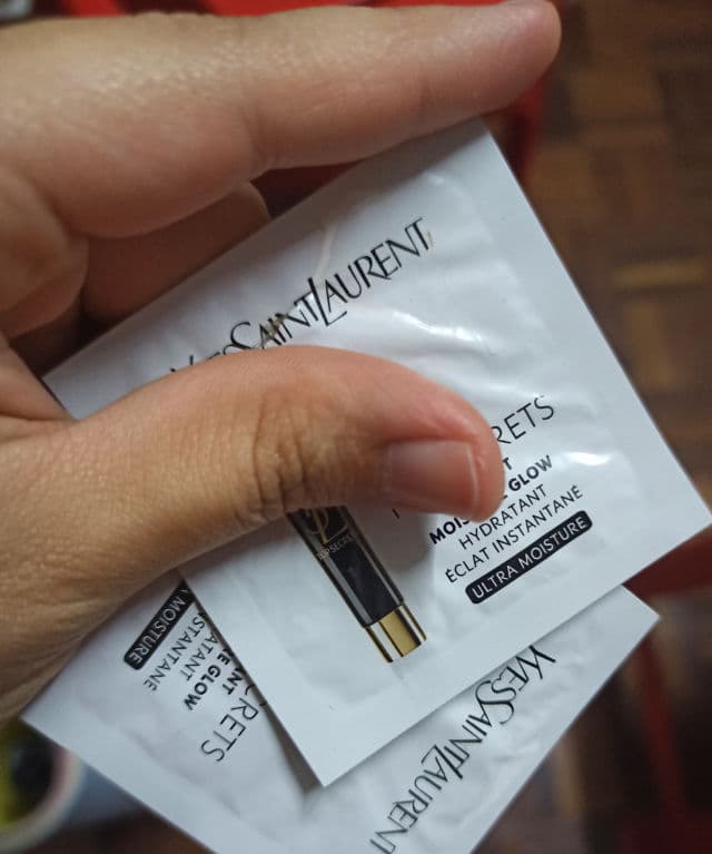Yves Saint Laurent Top Secrets Instant Moisture Glow review photo by Miss_LunaYee