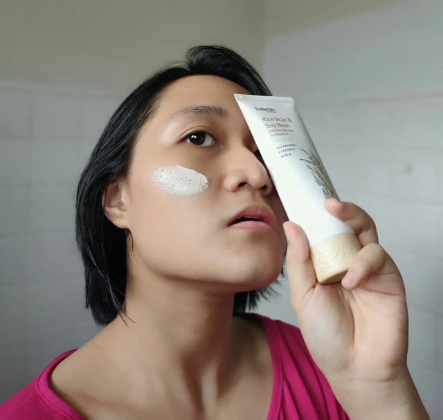 Naturals by Watsons Rice Bran & Soy Bean Illuminating Cleansing Scrub review photo by Miss_LunaYee