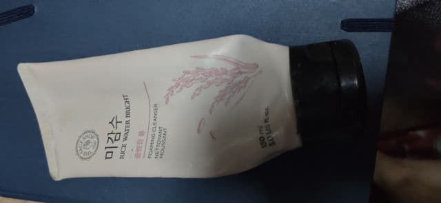 THE FACE SHOP Rice Water Bright Cleansing Foam review photo by stanskincare