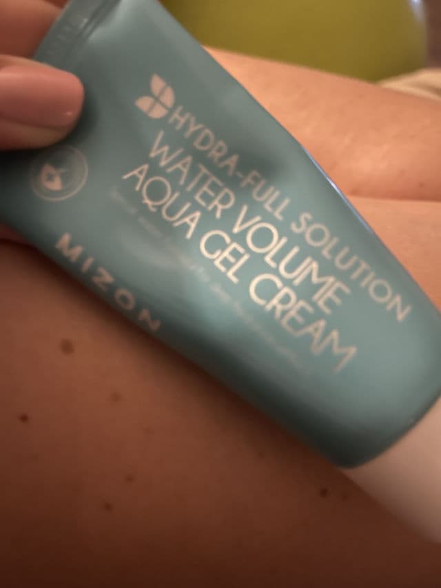 Mizon Water Volume Aqua Gel Cream review photo by Missestilandoando