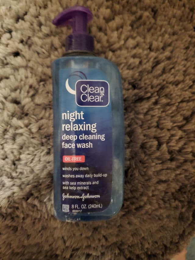 Clean & Clear Night Relaxing Deep Cleaning Facial Cleanser review photo by Misshollygrove