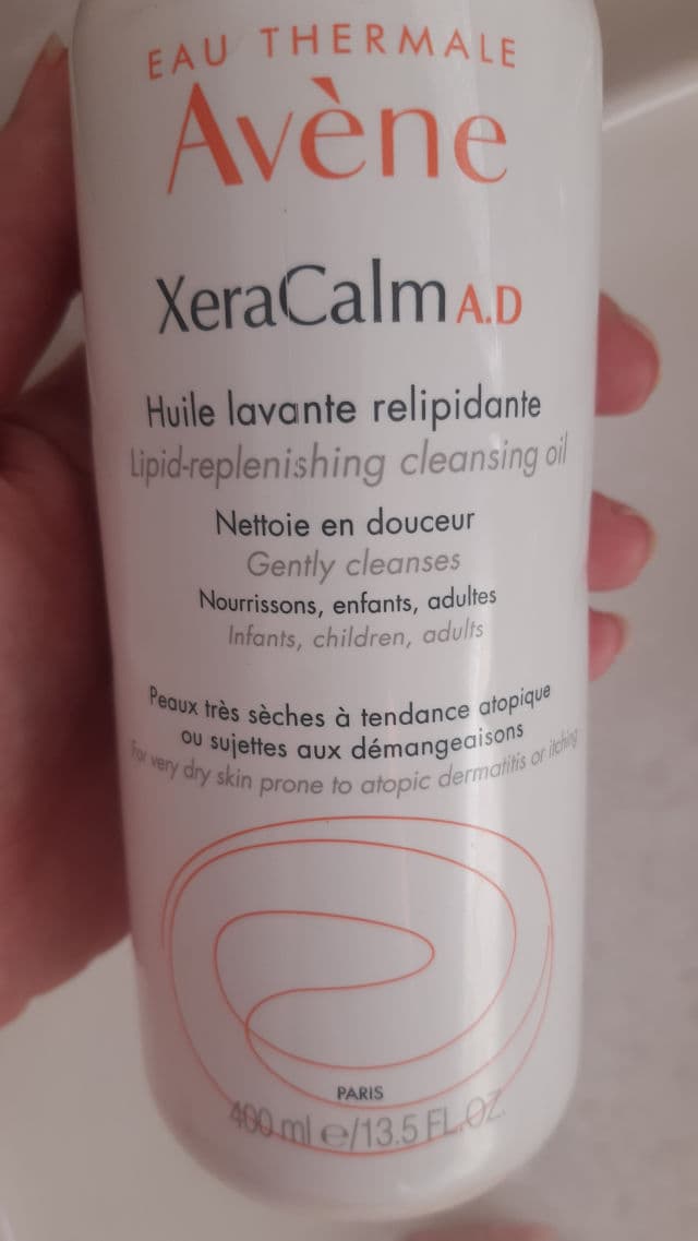 Avene XeraCalm A.D Lipid-Replenishing Cleansing Oil review photo by MoNikkiNix