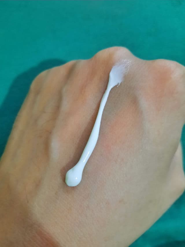 Baroness Aloe Vera Sun Cream SPF50+ PA+++ review photo by MommaWithSkinIssues