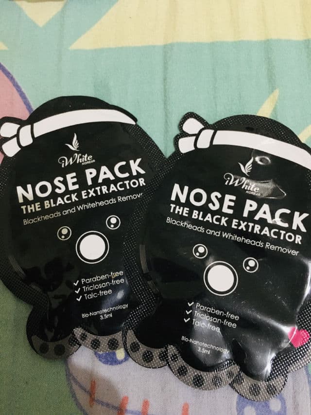 iWhite Korea Nose Pack The Black Extractor review photo by MonikeeChan