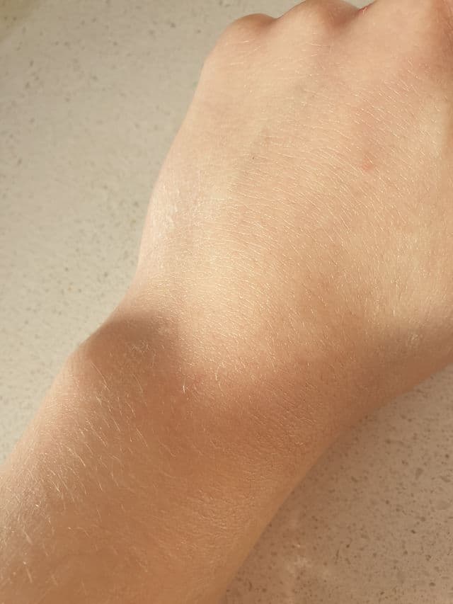 MooGoo Blemish Cleansing Moisurizer review photo by Monmon908